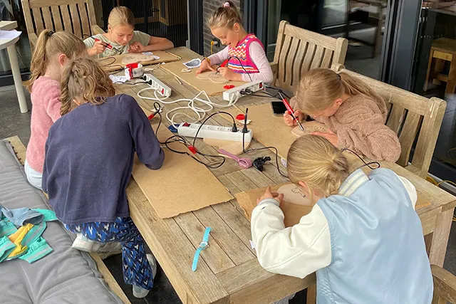 Astrid Brouwers Workshopbox houtbranden huren 5-30 personen