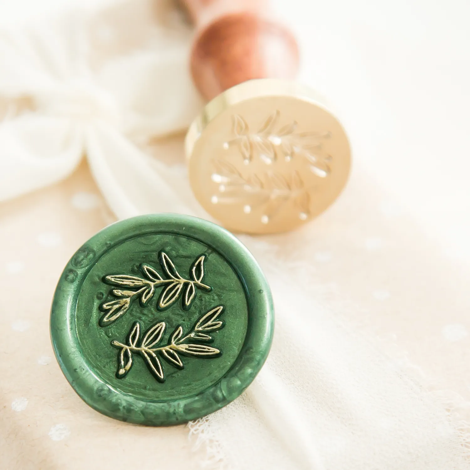 Jessy at Sea Olive Branches wax stempel 25mm olijftak