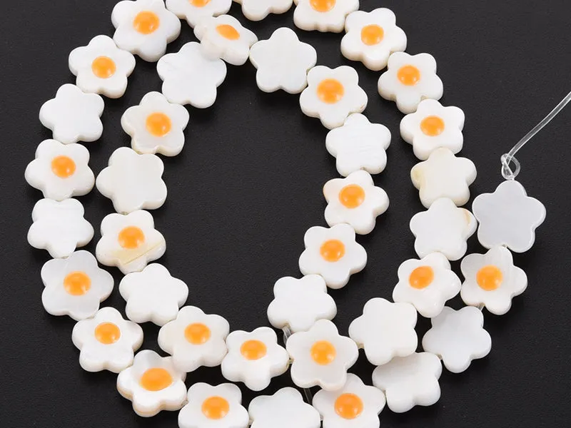 La Petite Epicerie schelpkraal bloem geel 11 mm per stuk