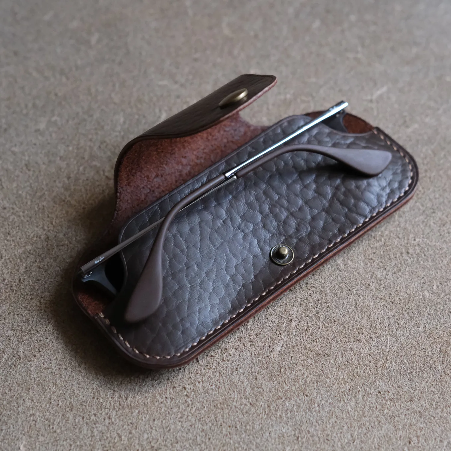 Leather House The Glasses Holder patroon brilhouder pdf beginner