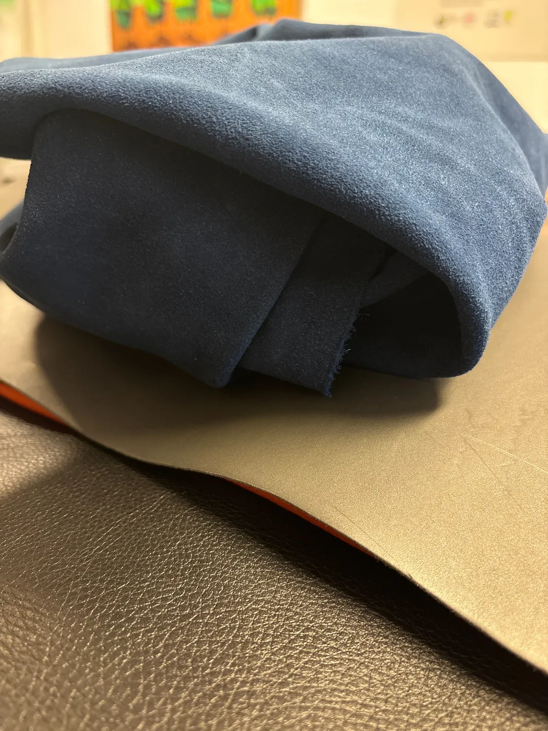 Leather House indigo suede leer 20x20 cm blauw 1,4 mm