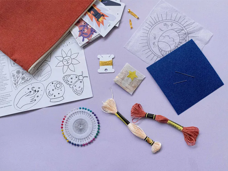 La Petite Epicerie MKMI borduurkit astro broches etui