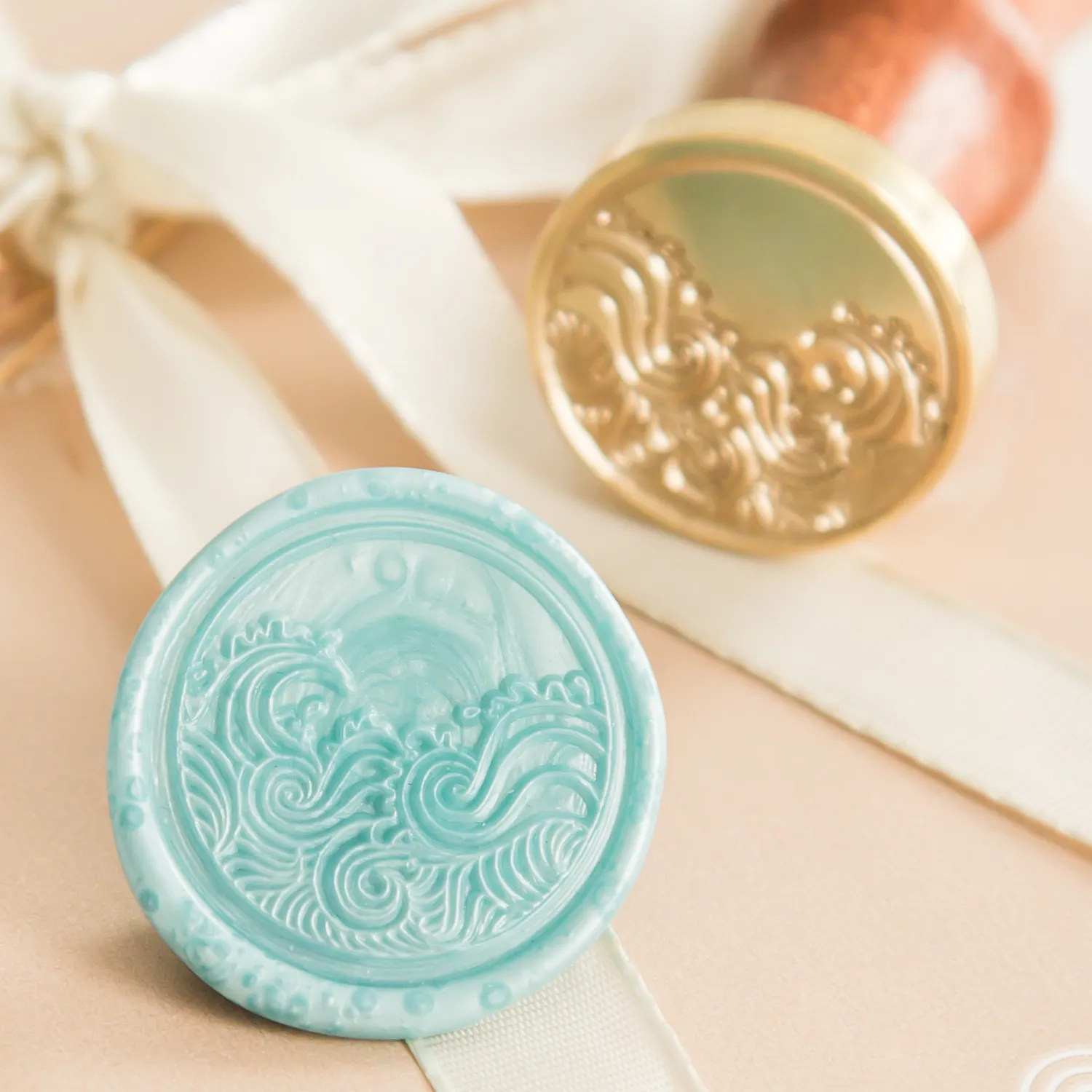 Jessy at Sea Ocean Waves wax stempel 25 mm golven