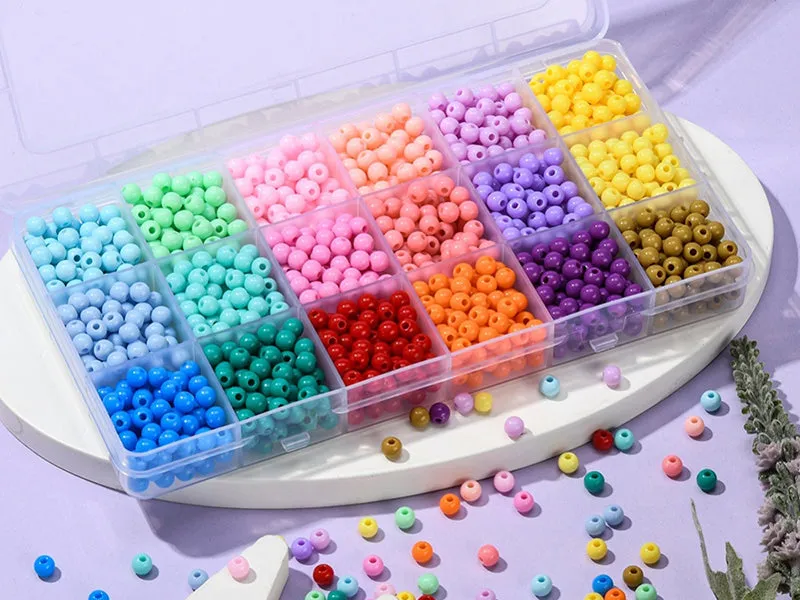 La Petite Epicerie kralenbox 1500 opaak plastic 18 kleuren