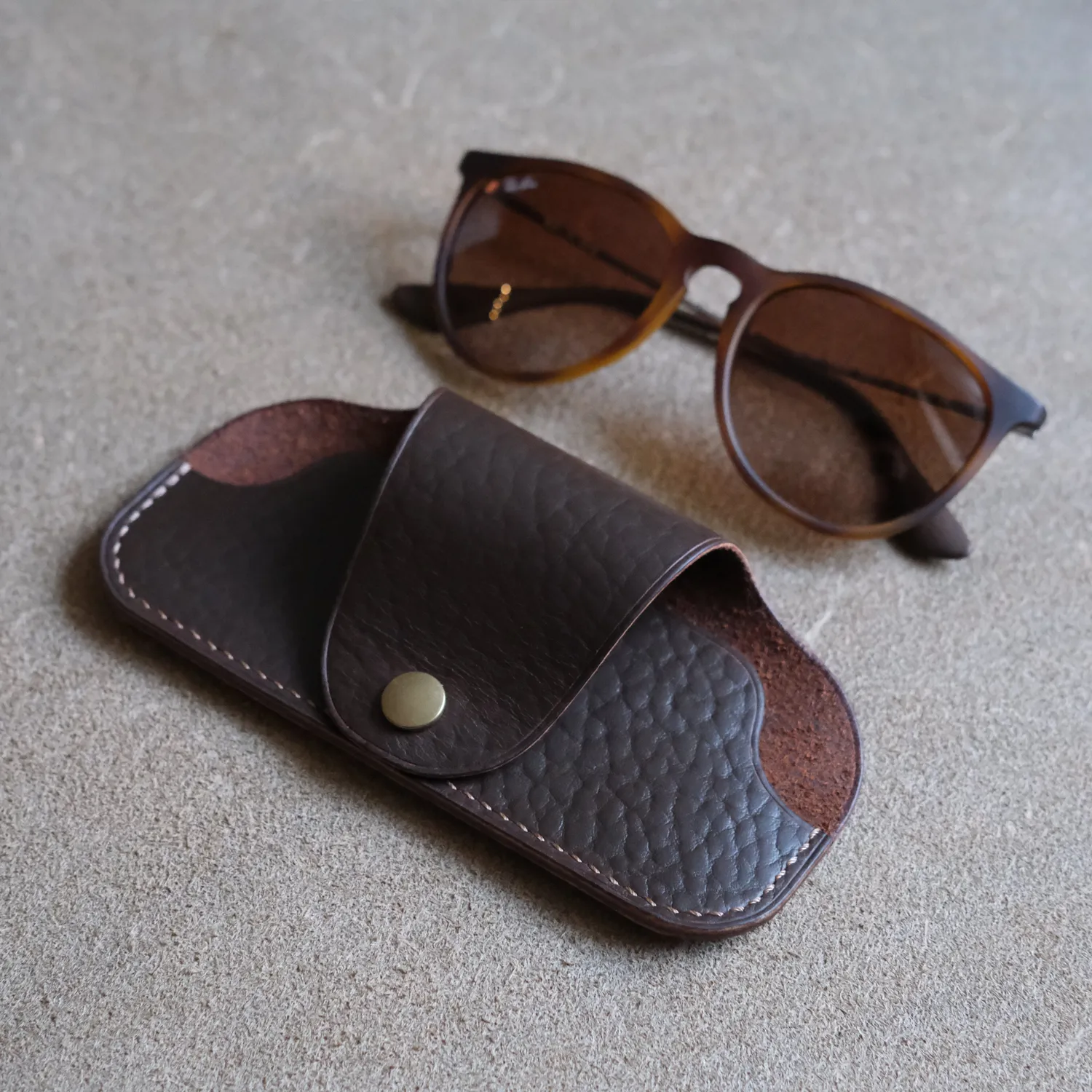 Leather House The Glasses Holder patroon brilhouder pdf beginner