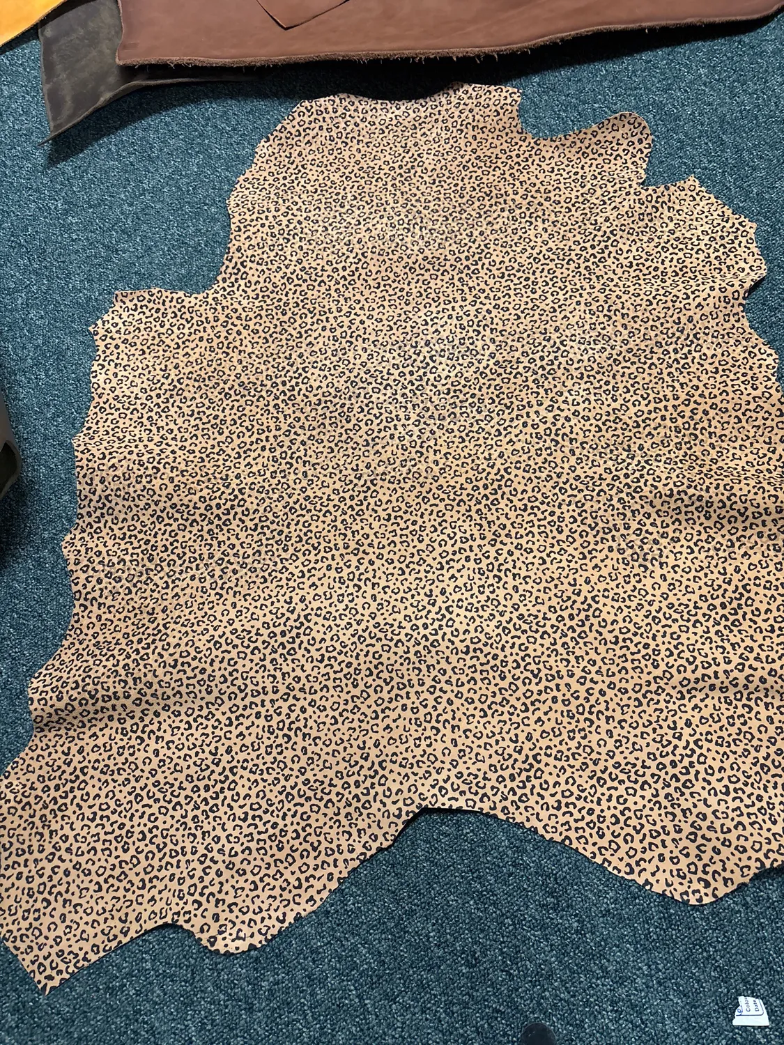 Leather House Leopard Print schapenleer 0,6-0,8 m plantaardig gelooid