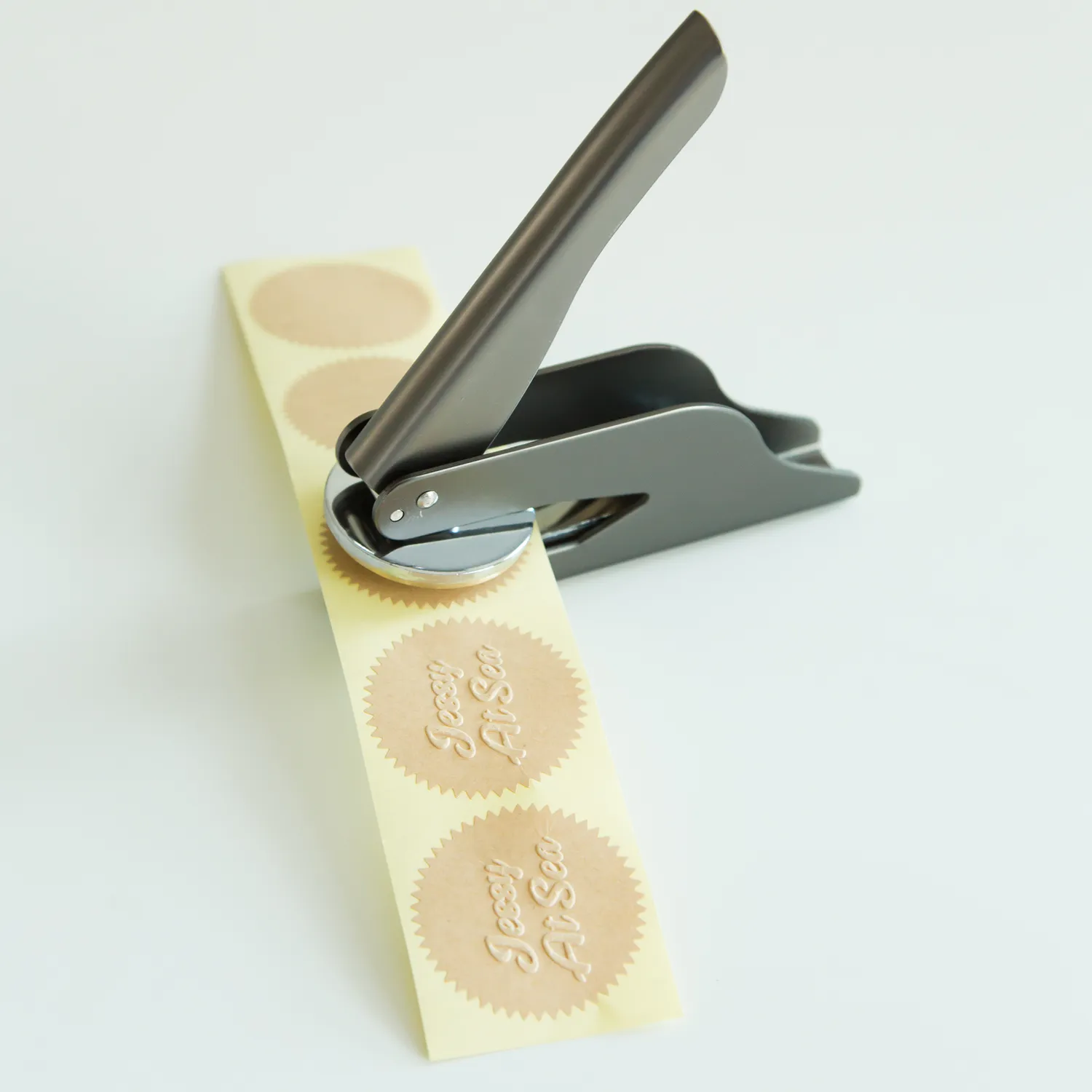 Jessy at Sea Embossing stickers kraft 100 stuks 45 mm