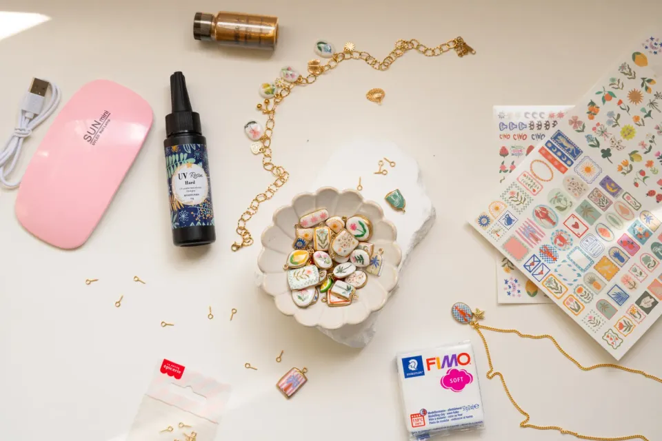 La Petite Epicerie tatouage DIY sieraden kit goud met UV-lamp