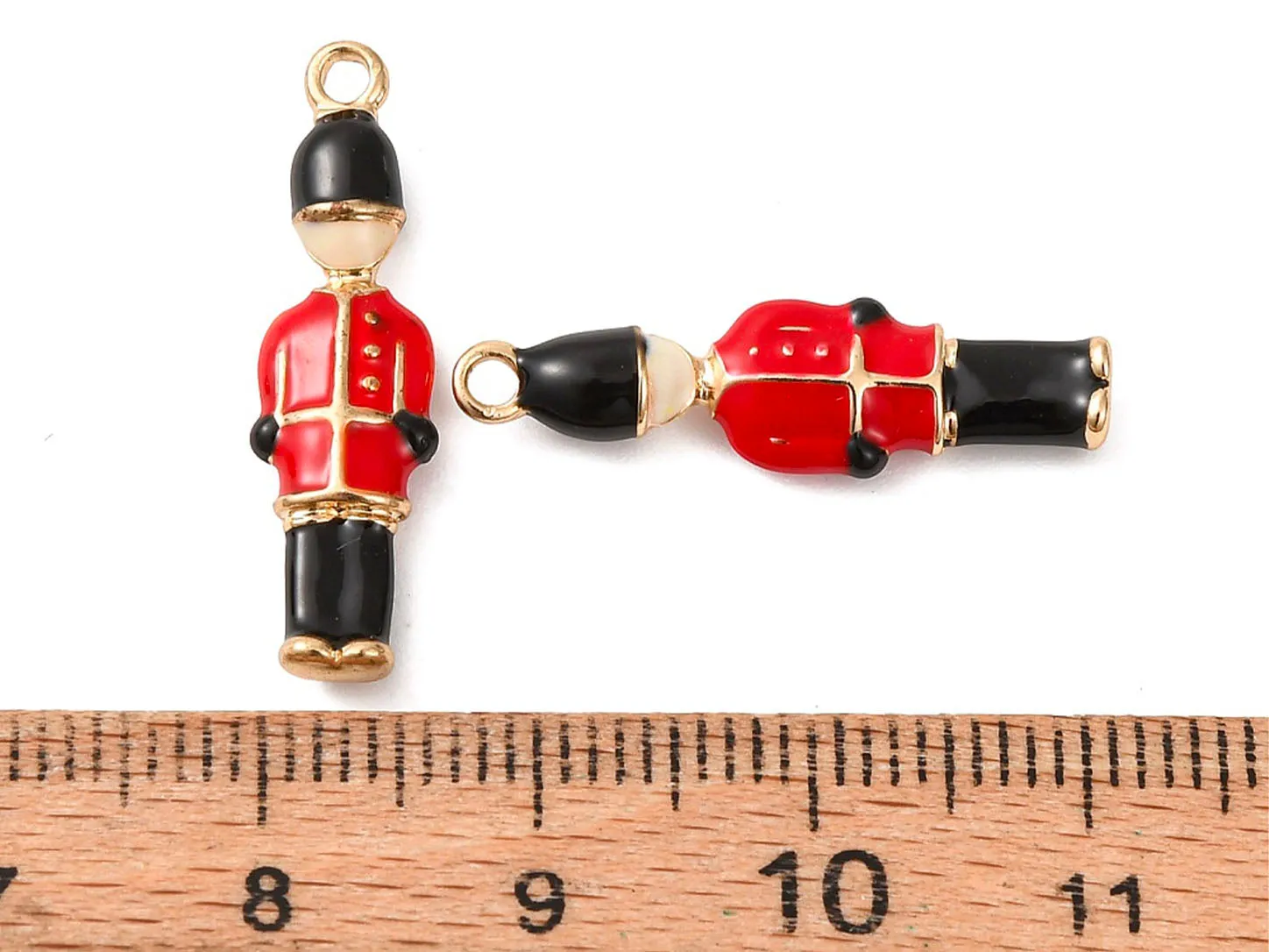 La Petite Epicerie Soldaat bedel rood emaille verguld