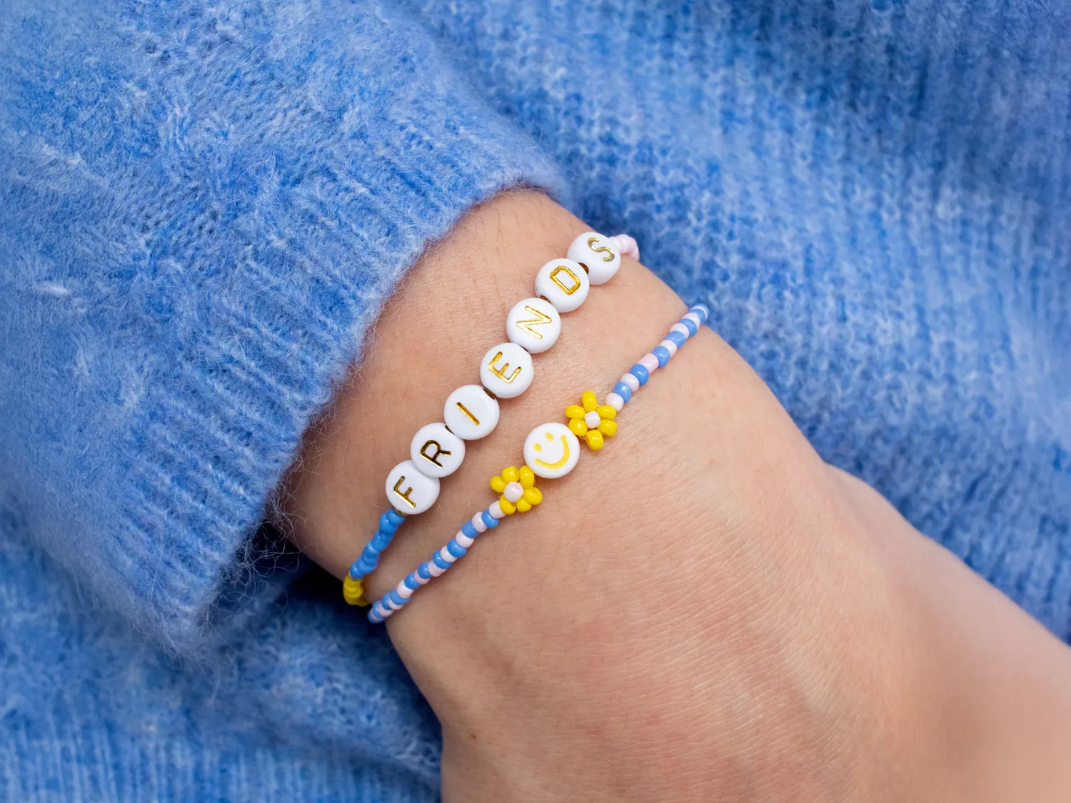 La Petite Epicerie Friends armbandenset 4 armbanden pop