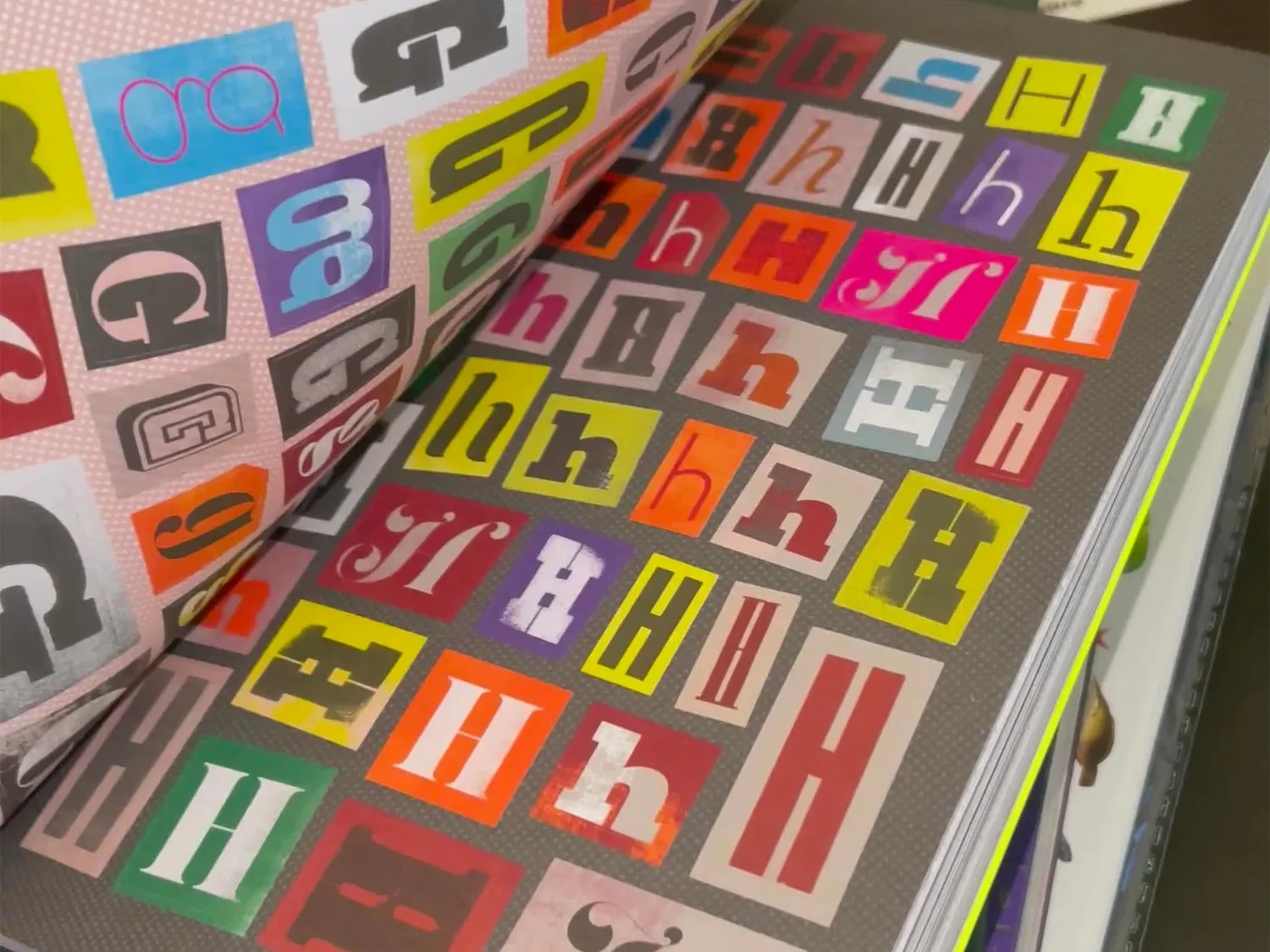 La Petite Epicerie Luke Herriott stickerboek ransom note letters