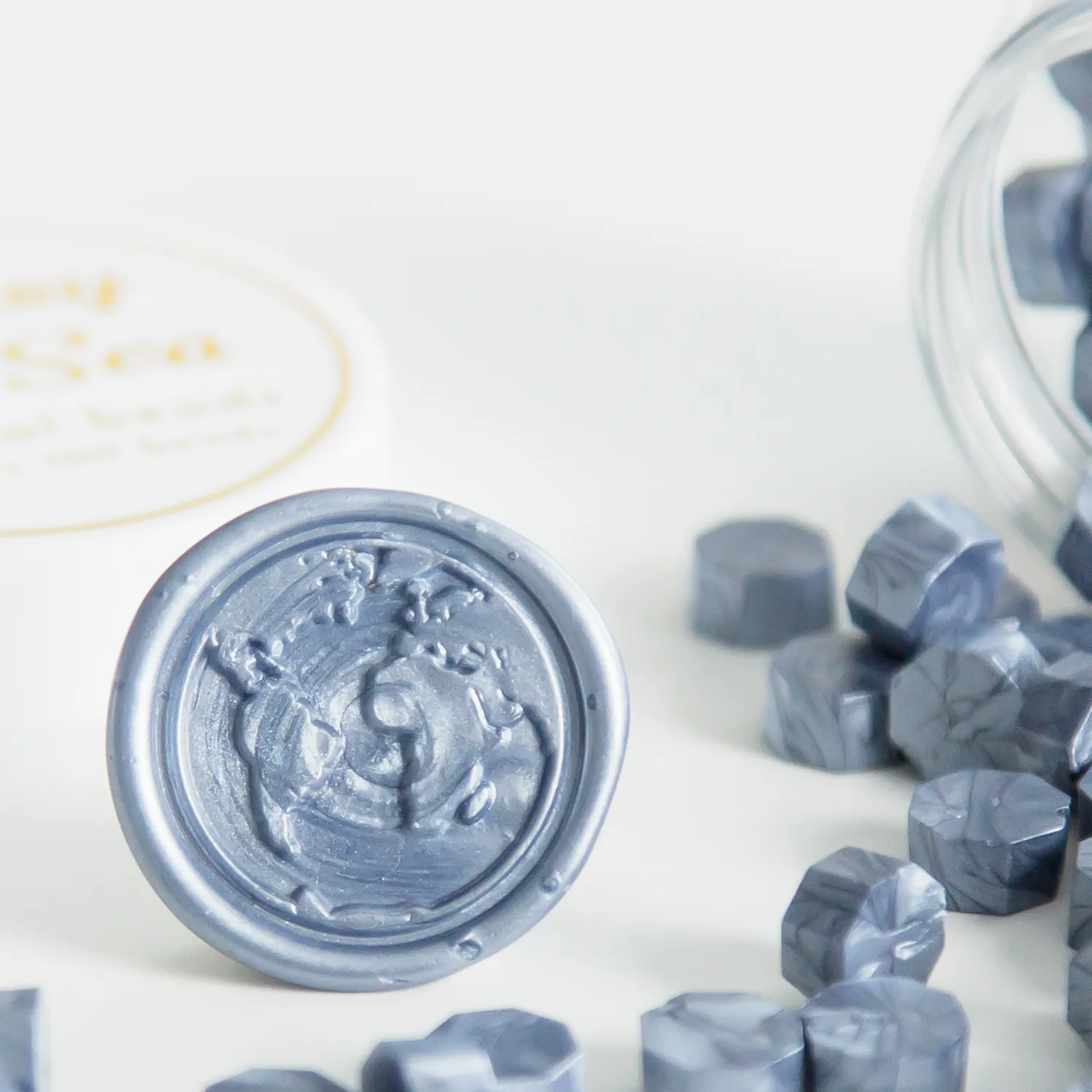 Jessy at Sea Metallic Blue zegellak 100 korrels blauw