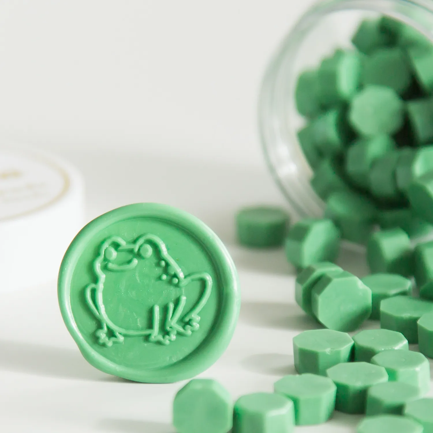 Jessy at Sea Grass Green sealing wax 100 kralen grasgroen