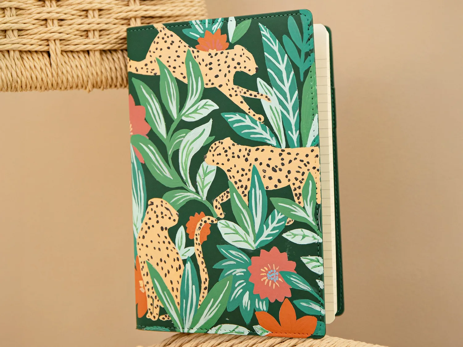 Petit Pinceau Leaping Leopards schilderboek luipaard A5