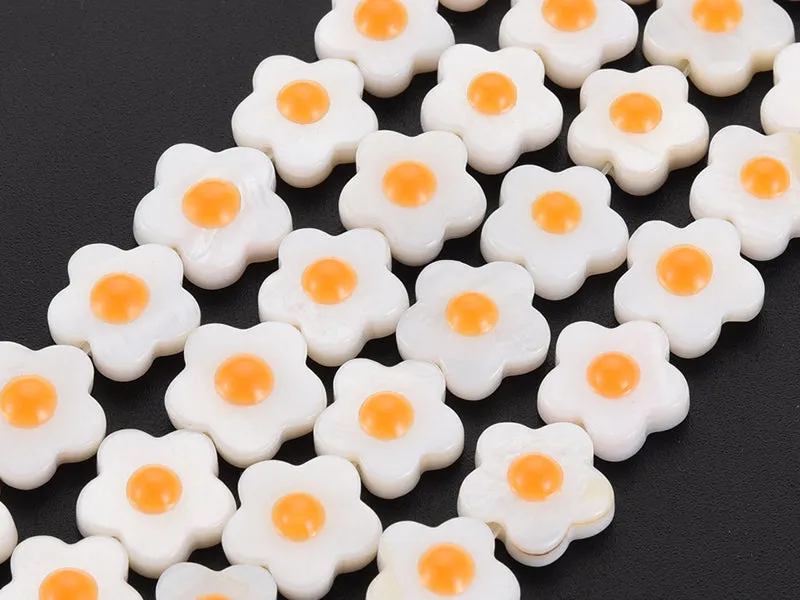 La Petite Epicerie schelpkraal bloem geel 11 mm per stuk