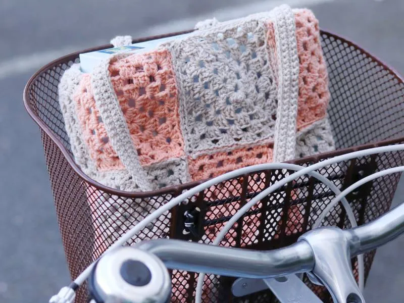 La Petite Epicerie haakpakket granny squares tas perzik katoen
