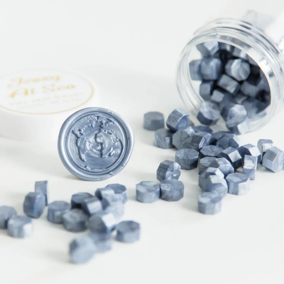 Jessy at Sea Metallic Blue zegellak 100 korrels blauw