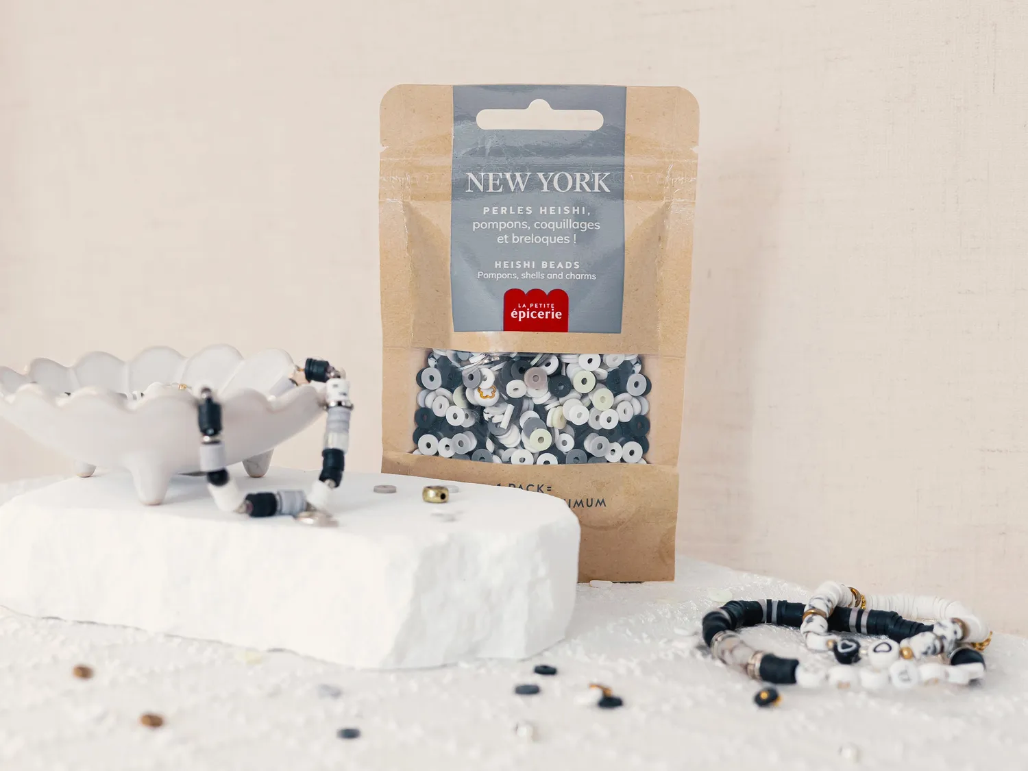 La Petite Epicerie New York heishi kralenmix 50 gram zwart goud