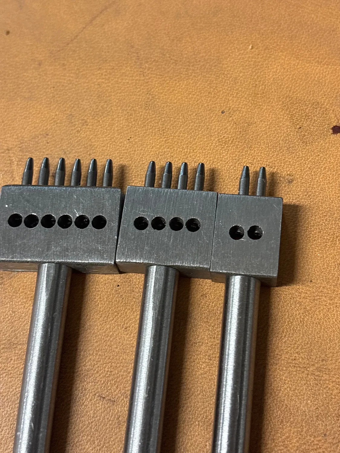 Leather House Pricking Irons 4 mm prikijzerset 3-delig