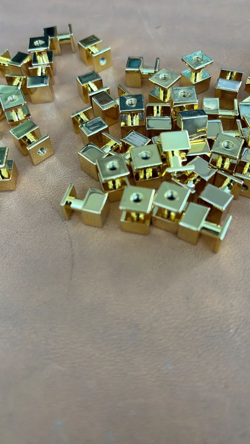 Leather House Vierkante Leerknop Goud Zilver 8x8 mm
