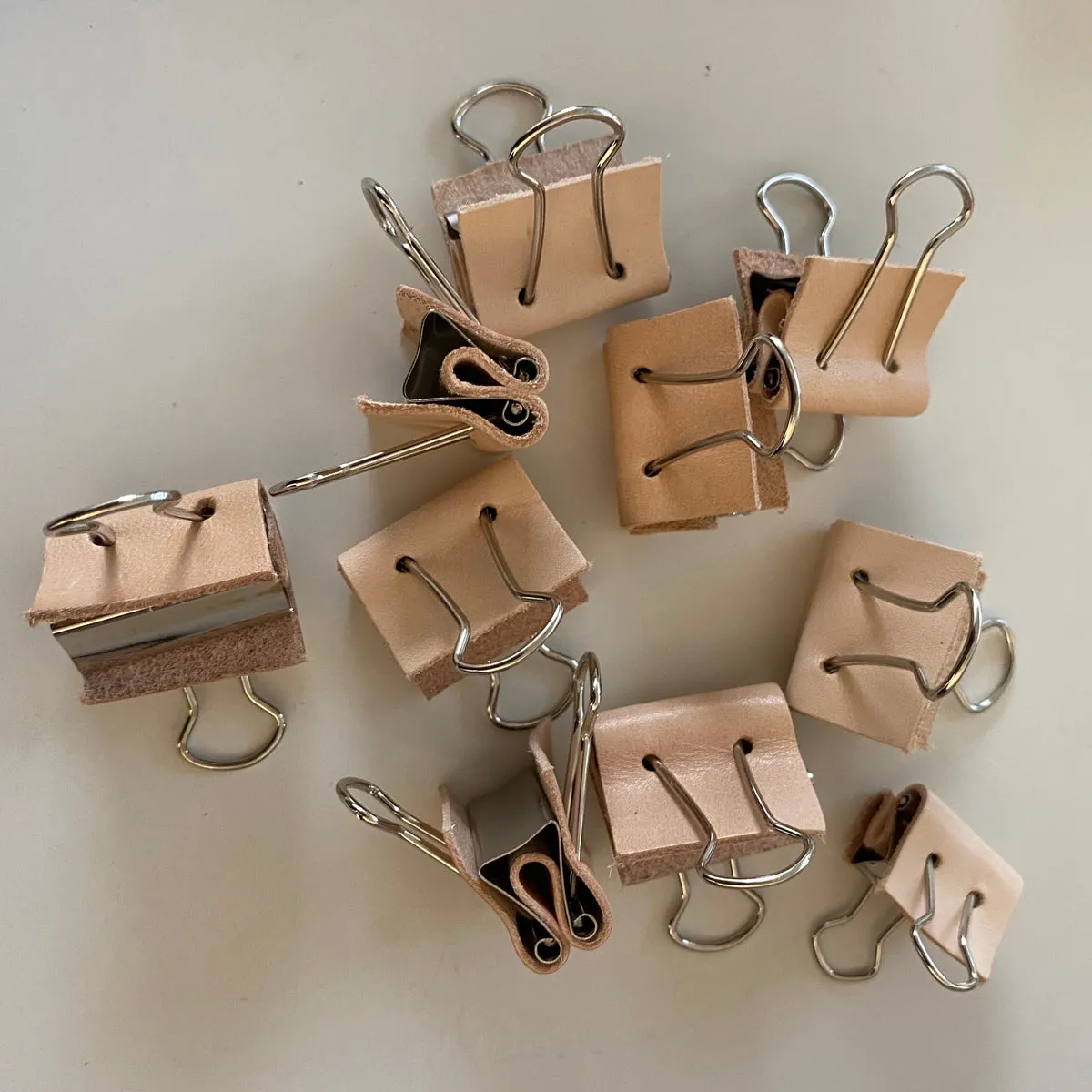 Leather House paperclips leer 2,5 cm 4 stuks plantaardig