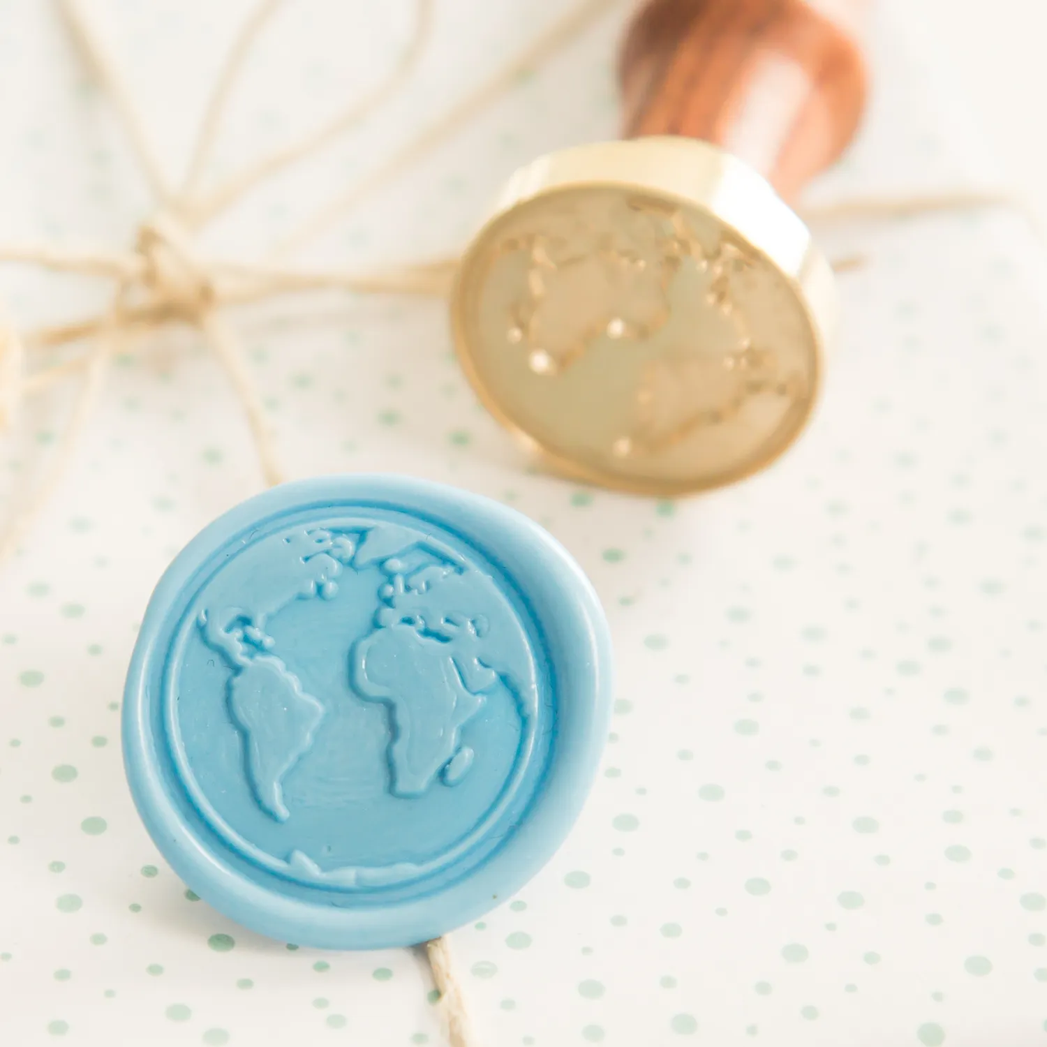 Jessy at Sea Earth wax stempel 25 mm wereldbol