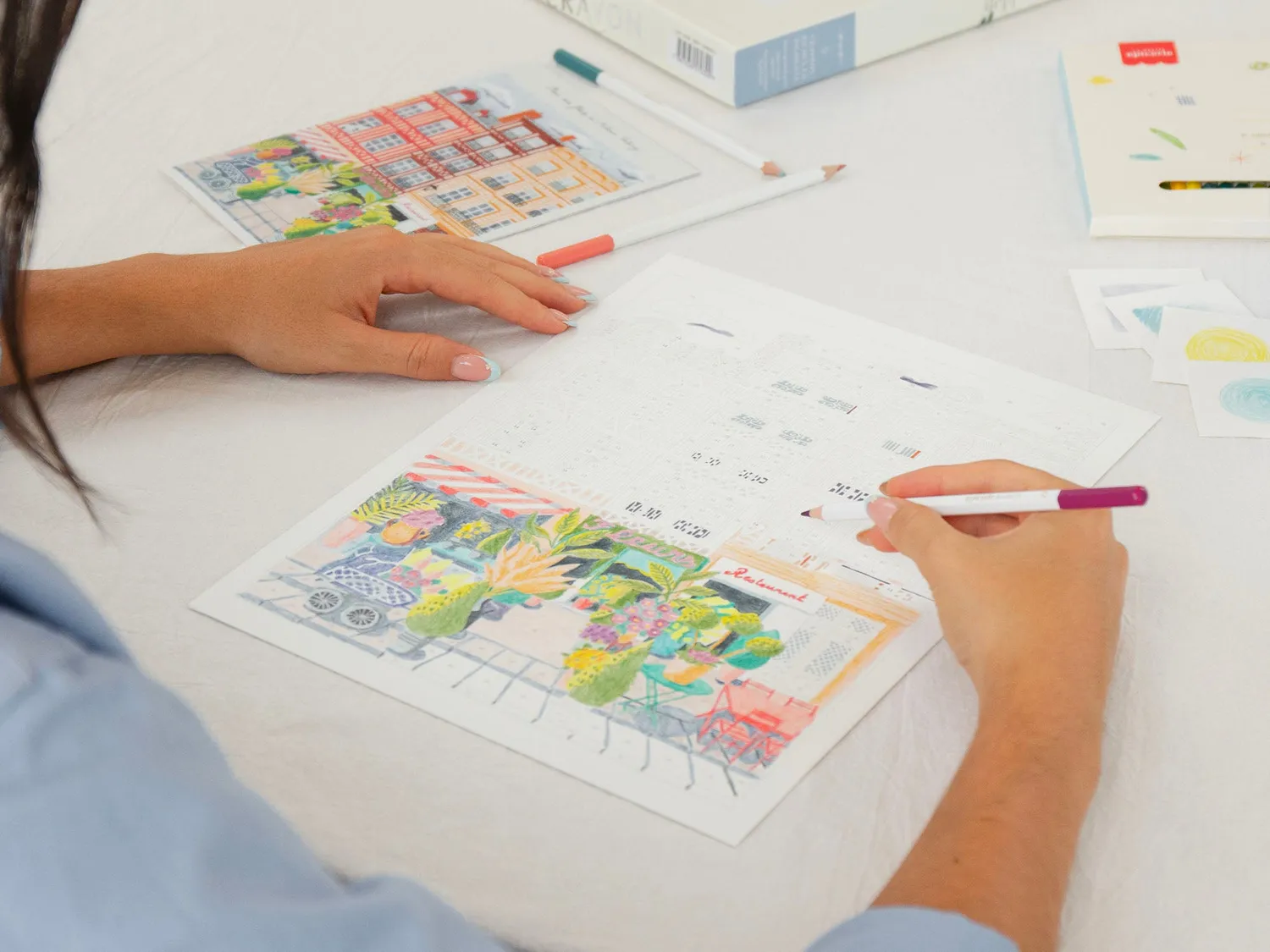 La Petite Epicerie Petit Crayon Place aux fleurs kleuren op nummer