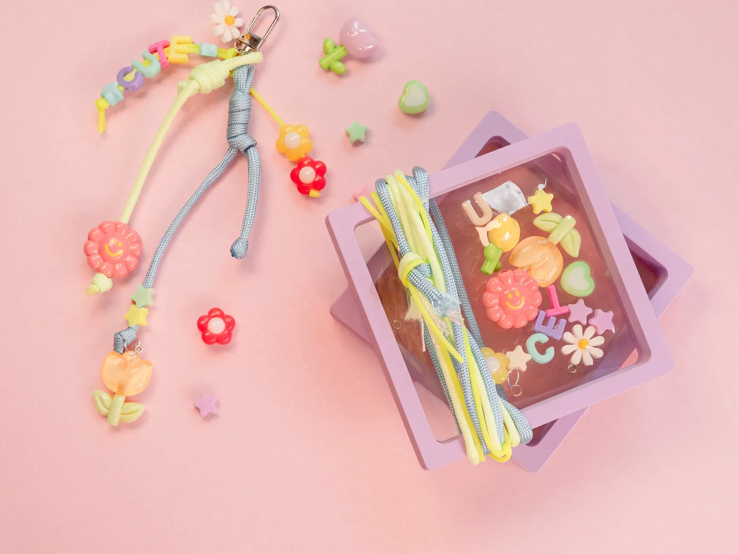 La Petite Epicerie Mini Kit Bag Charm Cute Flower tashanger kit