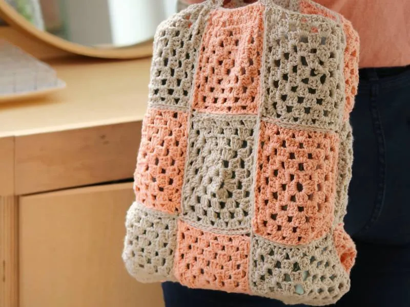 La Petite Epicerie haakpakket granny squares tas perzik katoen