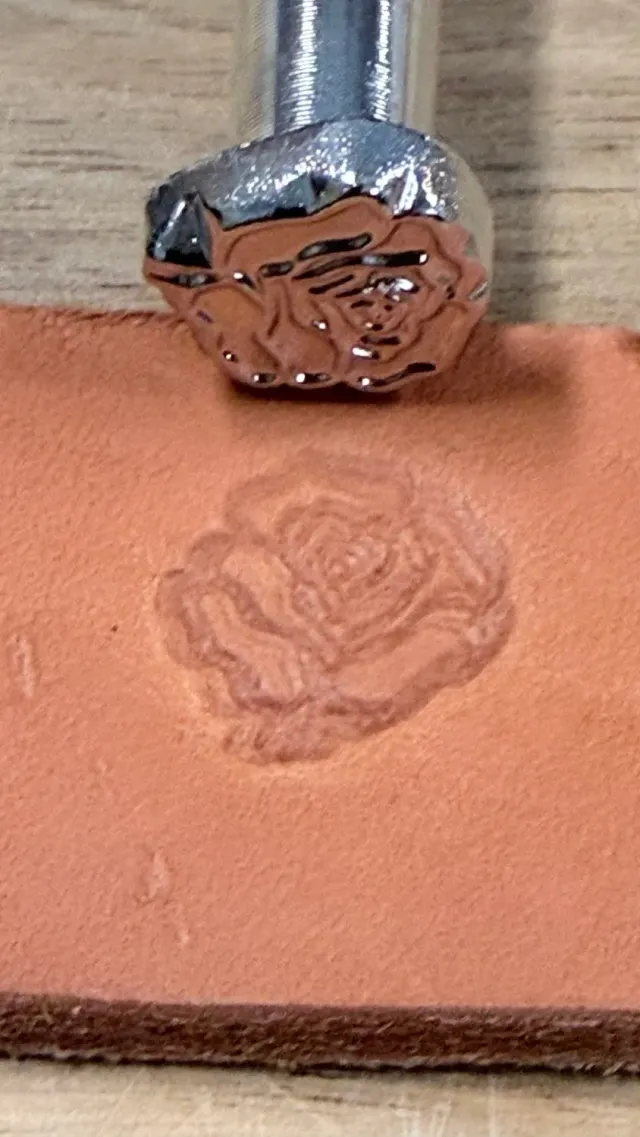 Leather House W-965 slagstempel roos groot