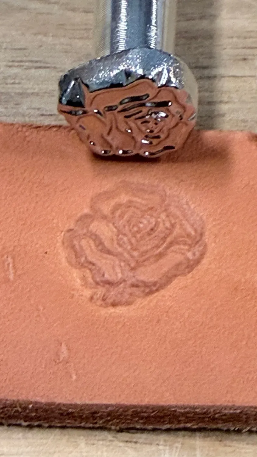 Leather House W-965 slagstempel roos groot