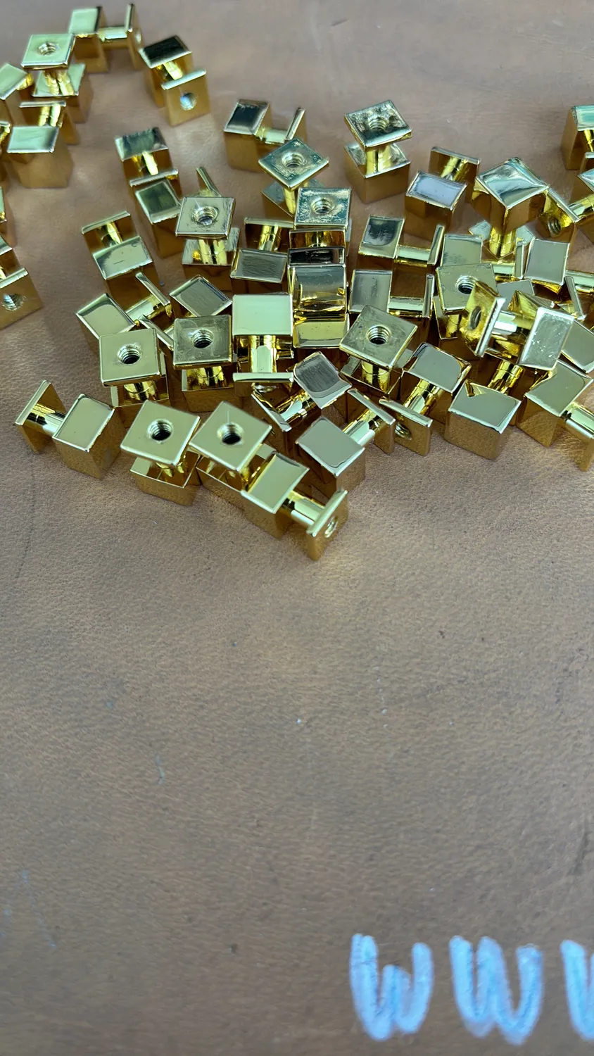 Leather House Vierkante Leerknop Goud Zilver 8x8 mm