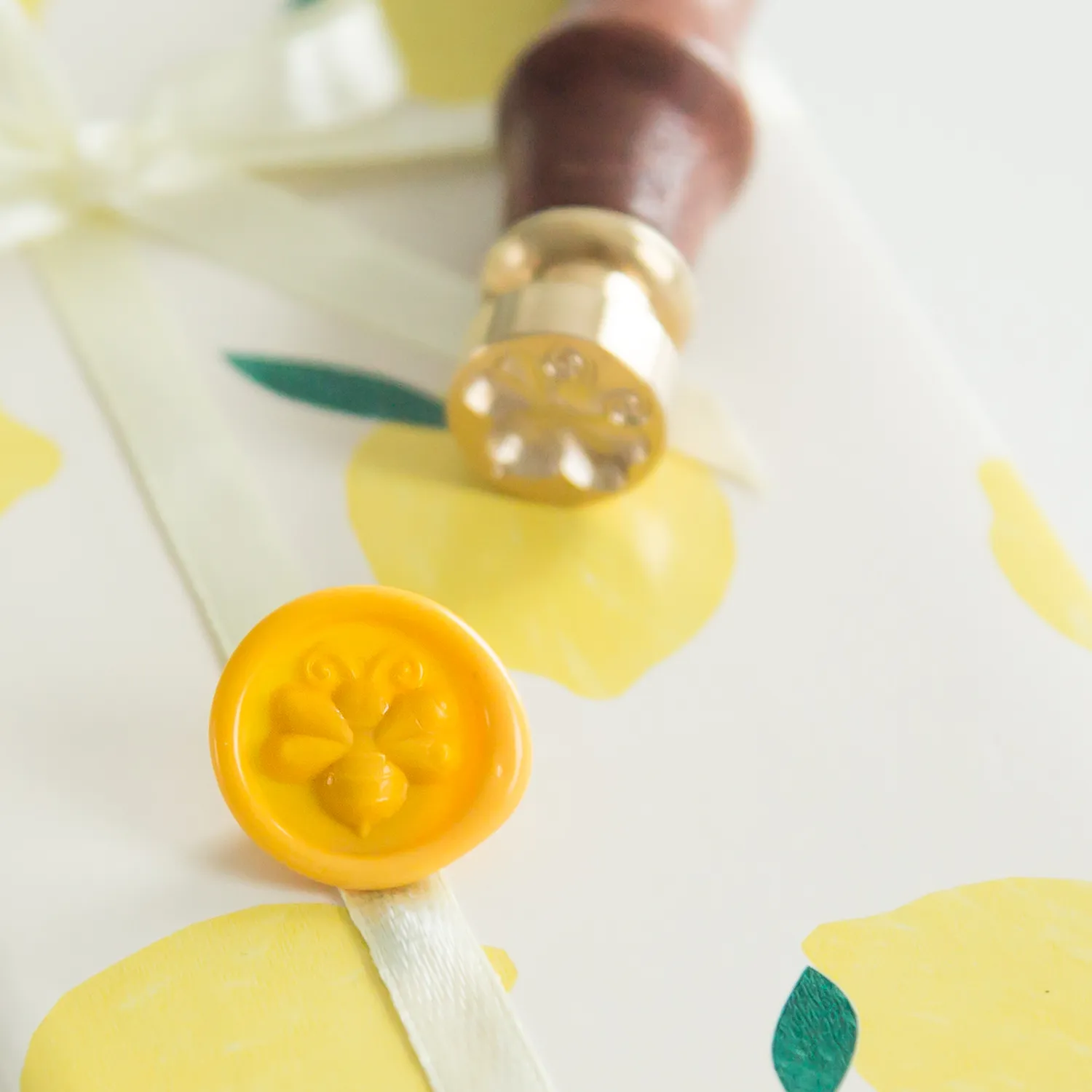Jessy at Sea Mini Bee wax stempel 15 mm bij