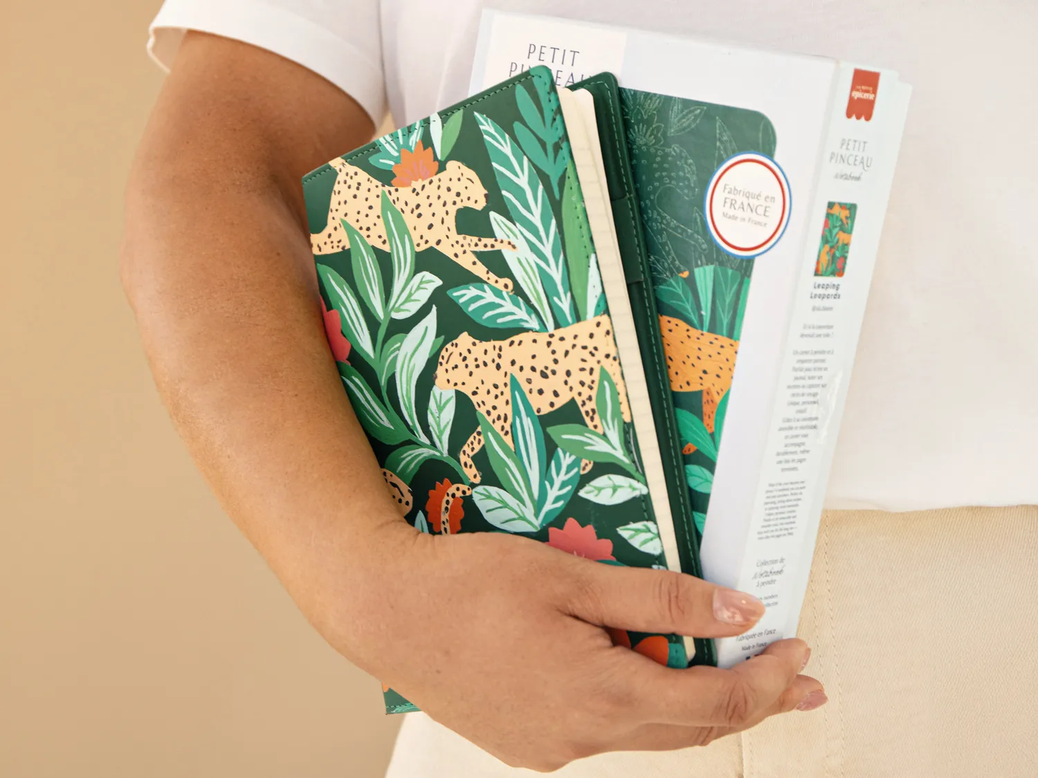 Petit Pinceau Leaping Leopards schilderboek luipaard A5