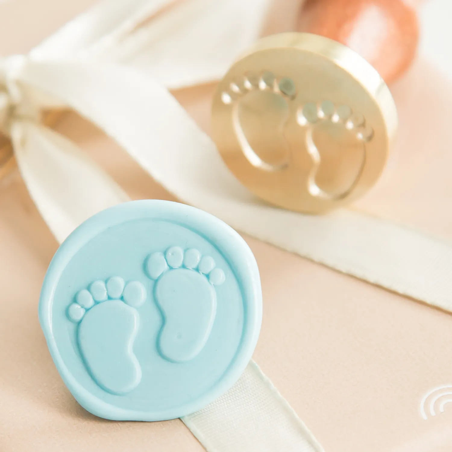 Jessy at Sea Baby Feet wax stempel 25 mm geboorte