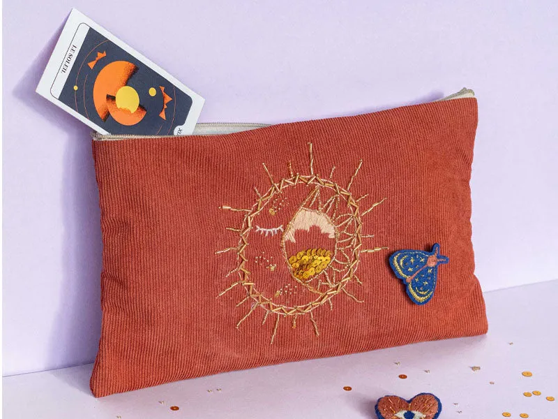 La Petite Epicerie MKMI borduurkit astro broches etui
