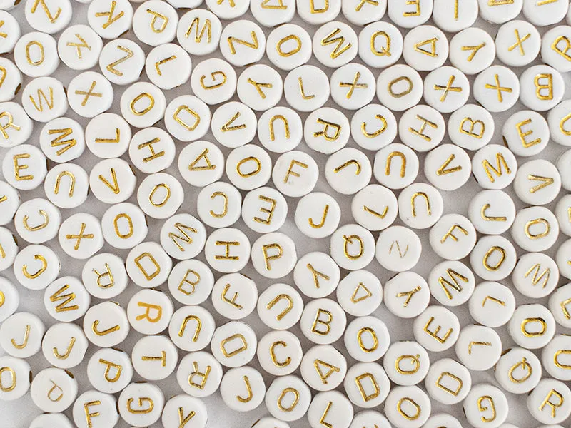 La Petite Epicerie letterkralen wit met goud pot 200 stuks