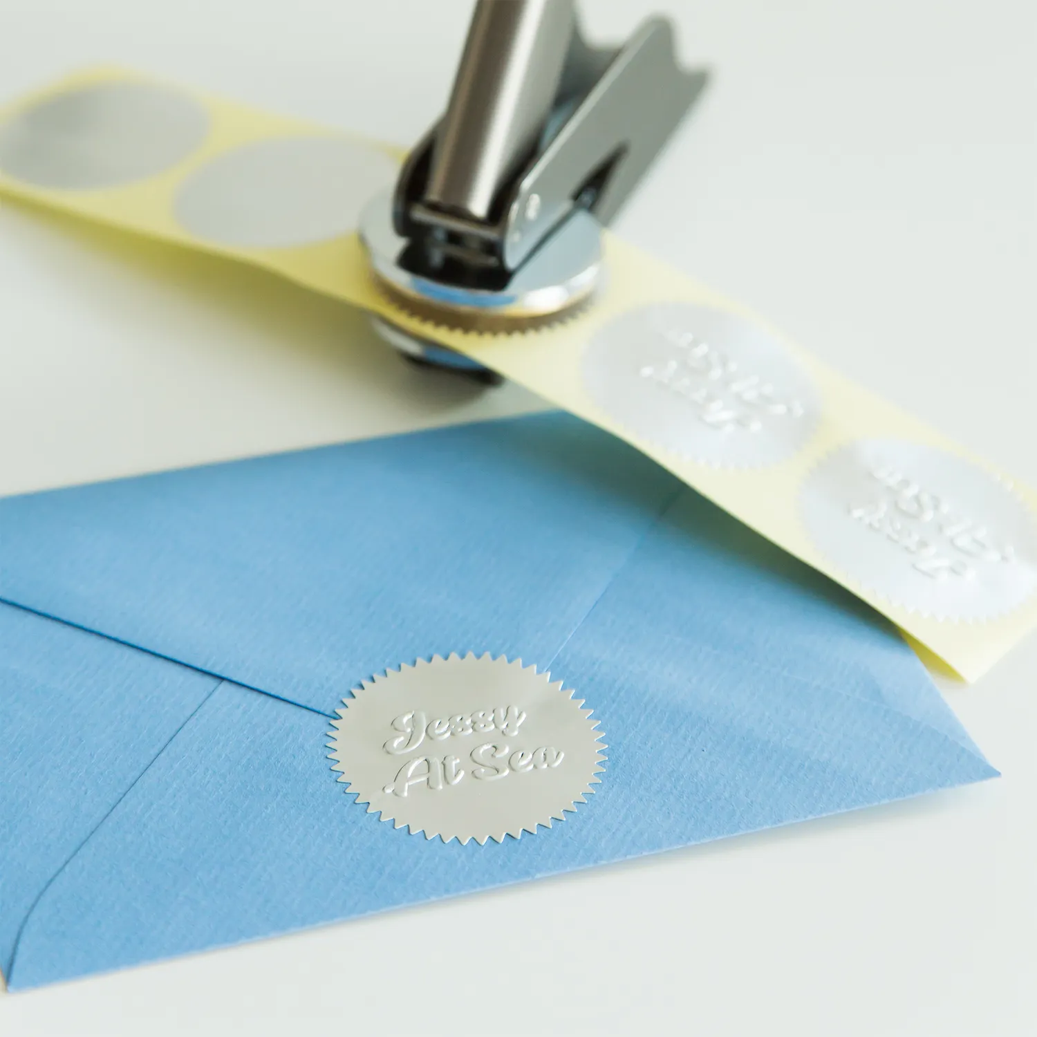 Jessy at Sea embossing preegstickers zilver 100 stuks