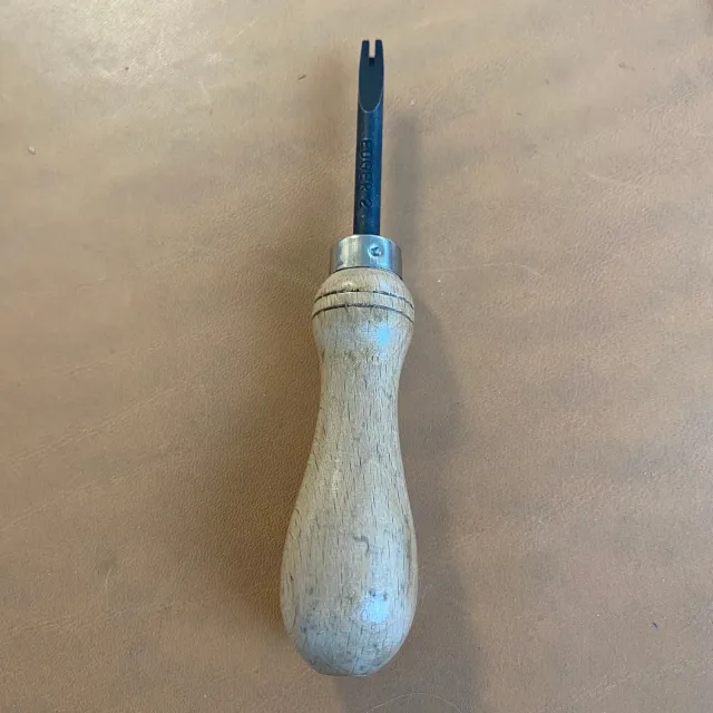 Leather House Edge Beveler #2 leertool hout natural scherp